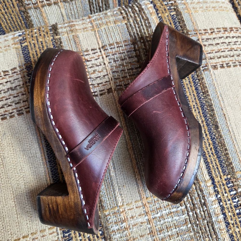 Maguba Wooden Clogs Burgundy  38
